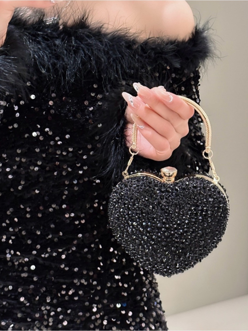 Black Crystal Heart Clutch Purse Gold Handle Formal Evening Bag Womens NEW - Picture 9 of 13